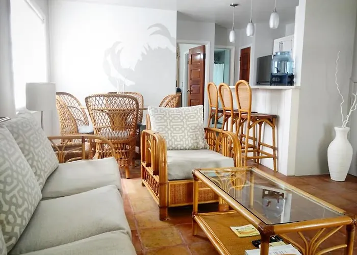 Lodge Beachfront San Pedro *